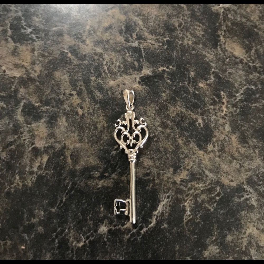 🔑 Heart/Key Necklace Charm/Pendant